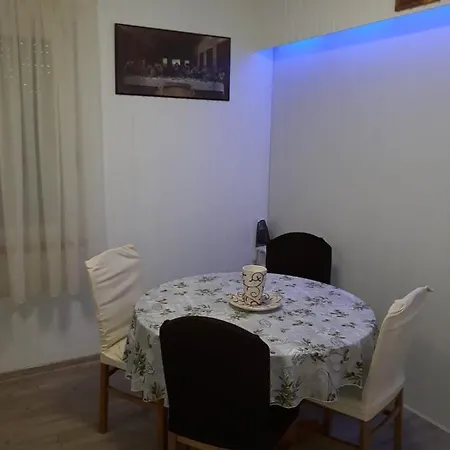 Alena * Трогір