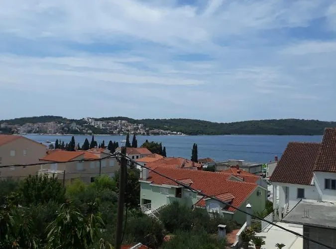 Alena Trogir
