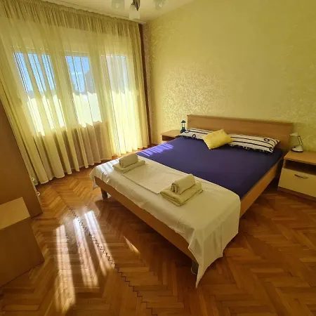 Alena Apartment *