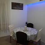 Alena * Τρογκίρ